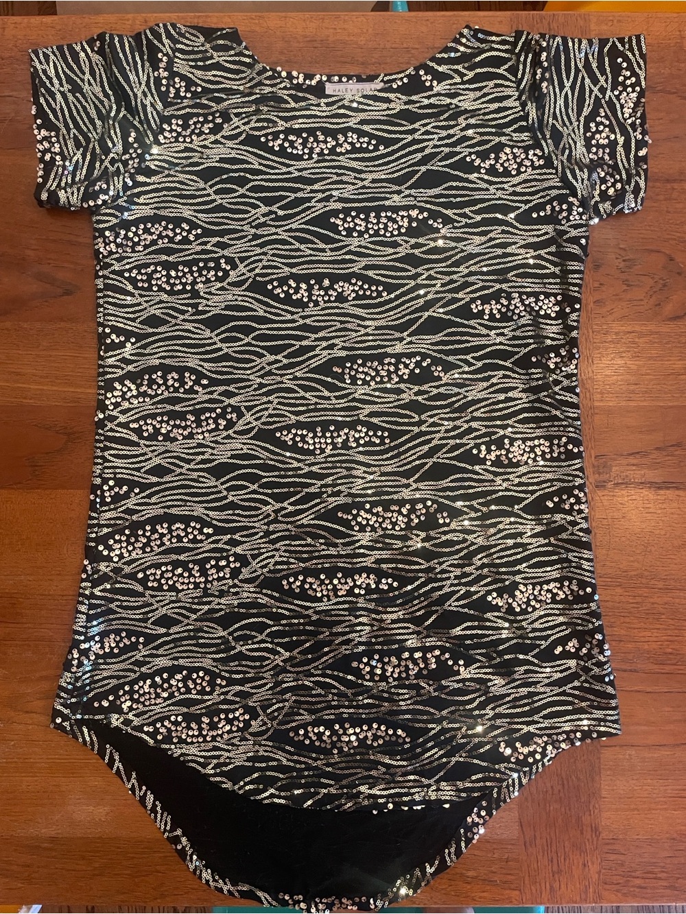 Haley Solar Sequin Wave Pattern Short Sleeve dress - Black & lGold